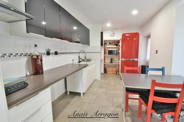 SAINTE LIVRADE SUR LOT (47) Maison de village pleine de charme au cœur de Sainte-Livrade-sur-Lot 4 pièces