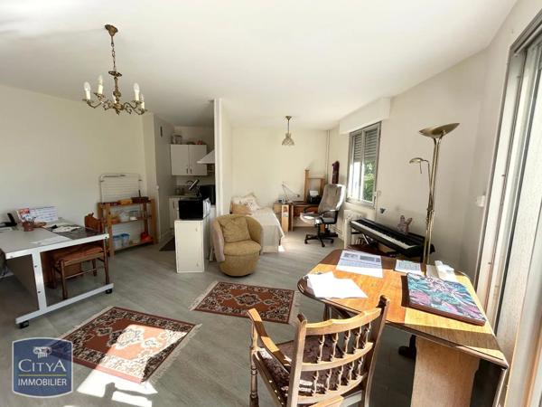 Appartement à louer 1 pièce 33.4m² Tours (37100)