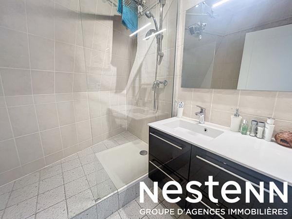Appartement F4 97 m² - Dernier étage - 3 chambres - Parking - Résidence sécurisée