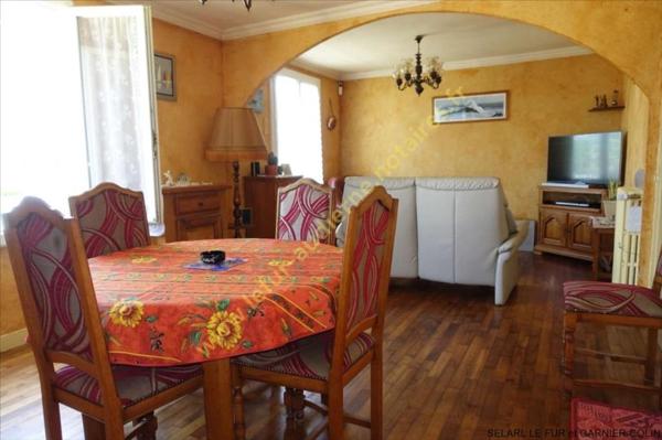 QUARTIER CALME à 2 PAS DU PORT