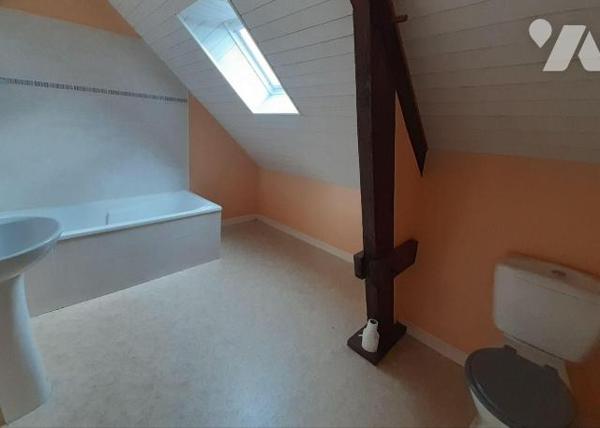 Maison 5 pièces - GUERLÉDAN / Mur-de-Bretagne (22530)

À vendre, maison familiale T5 située à...