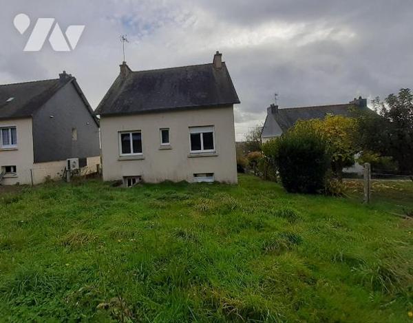 Maison 5 pièces - GUERLÉDAN / Mur-de-Bretagne (22530)

À vendre, maison familiale T5 située à...