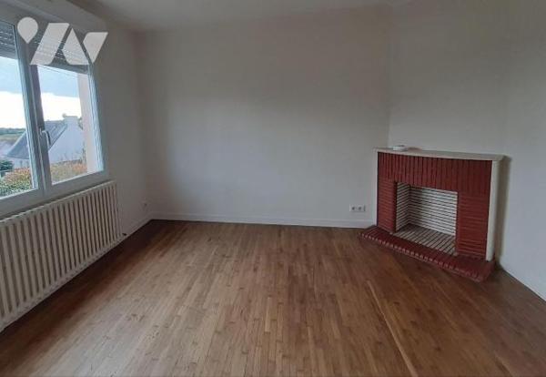 Maison 5 pièces - GUERLÉDAN / Mur-de-Bretagne (22530)

À vendre, maison familiale T5 située à...