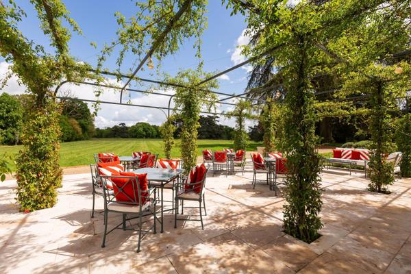 Vente Château Curzay-sur-Vonne 80 Pièces 3400 m²