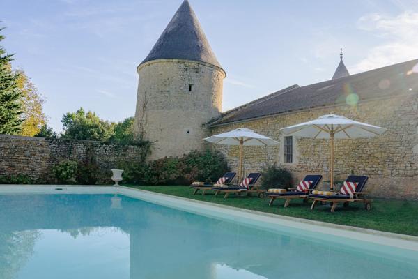 Vente Château Curzay-sur-Vonne 80 Pièces 3400 m²