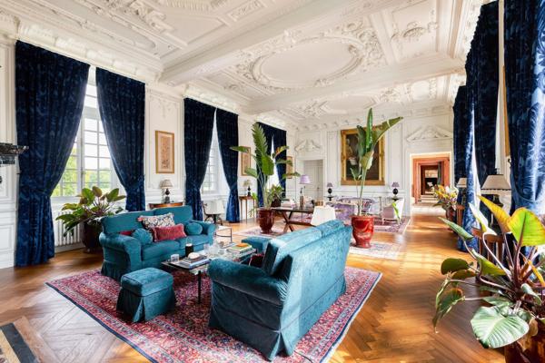 Vente Château Curzay-sur-Vonne 80 Pièces 3400 m²