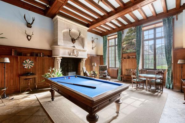 Vente Château Curzay-sur-Vonne 80 Pièces 3400 m²