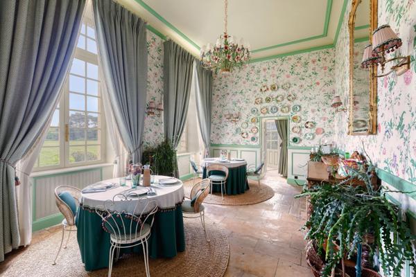 Vente Château Curzay-sur-Vonne 80 Pièces 3400 m²
