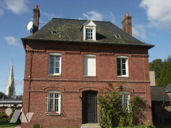 Maison centre VAL DE SCIE, commerces, collège et gare à proximité