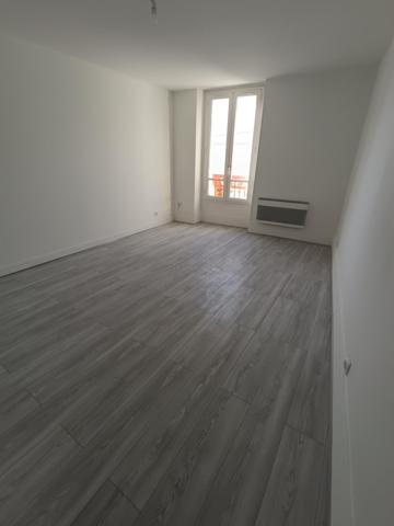 TRES BEAU STUDIO RENOVE PROCHE QUARTIER TRIBUNAL DE PONTOISE