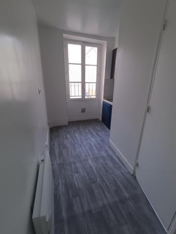 TRES BEAU STUDIO RENOVE PROCHE QUARTIER TRIBUNAL DE PONTOISE