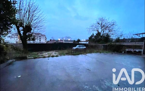 Immeuble à vendre 200 m² Angerville