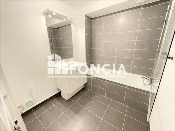 Location Appartement 2 pièces 52.28 m² - 50 AVENUE DU PRADO BAT B Marseille 13006