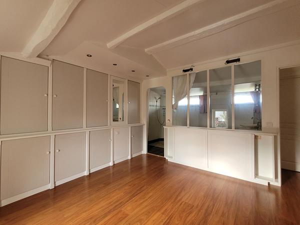 A vendre - Maison ancienne rénovée avec cachet - Andilly