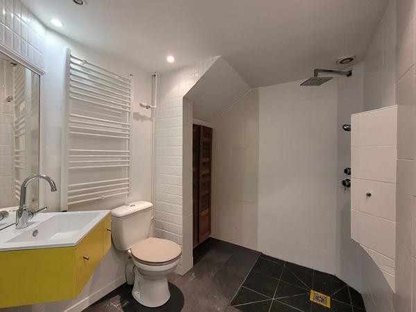 A vendre - Maison ancienne rénovée avec cachet - Andilly