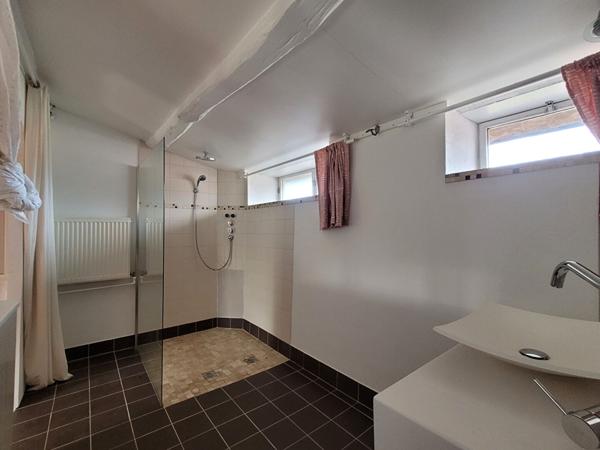 A vendre - Maison ancienne rénovée avec cachet - Andilly