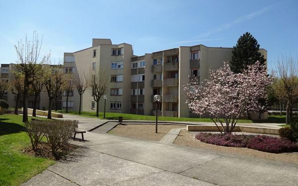 Appartement à vendre    3 pièces •  Montigny-le-Bretonneux