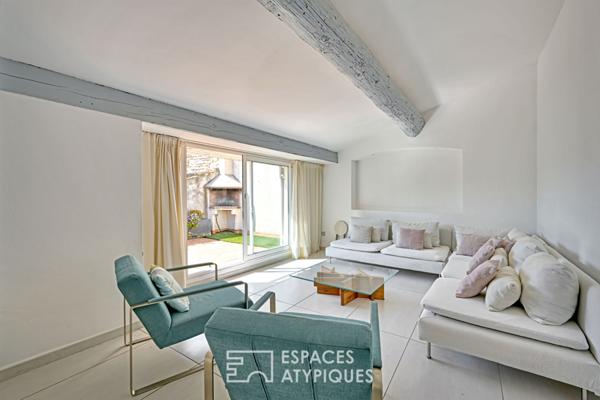 Charmant appartement dernier étage avec terrasse quartier Révolution