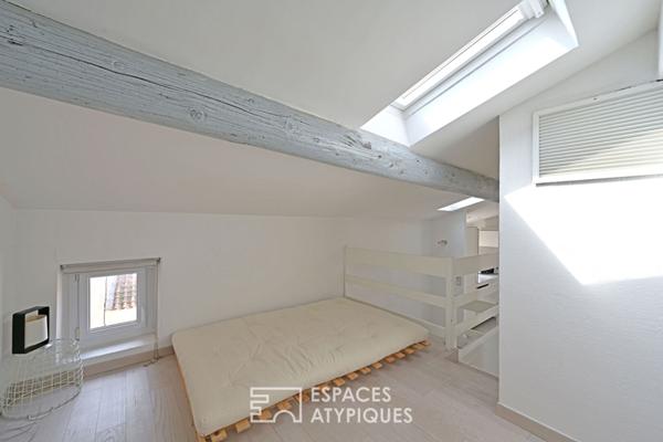 Charmant appartement dernier étage avec terrasse quartier Révolution