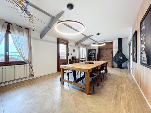 Maison rénovée aux finitions haut de gamme – Montois-la-Montagne – 245 m² – 5 chambres – Piscine – Terrasses & annexes