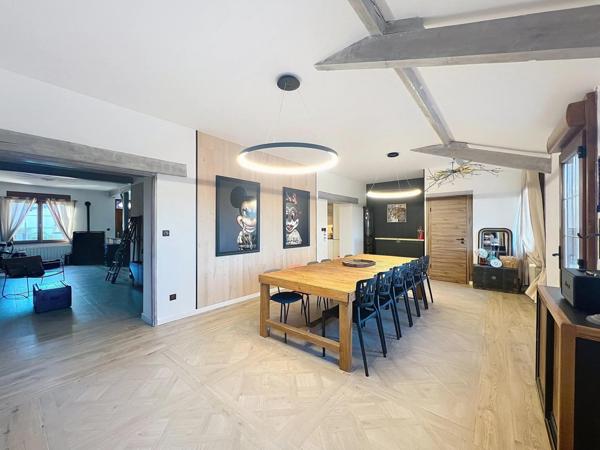 Maison rénovée aux finitions haut de gamme – Montois-la-Montagne – 245 m² – 5 chambres – Piscine – Terrasses & annexes