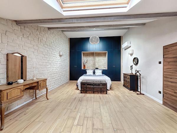 Maison rénovée aux finitions haut de gamme – Montois-la-Montagne – 245 m² – 5 chambres – Piscine – Terrasses & annexes