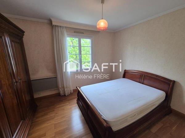 Joli pavillon avec jardin