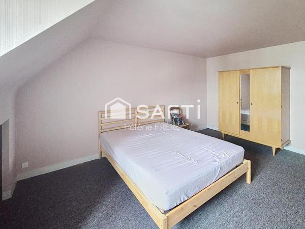 Joli pavillon avec jardin