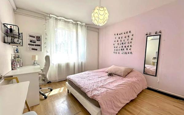 Maison à vendre    7 pièces • 157 m2 Roussillon