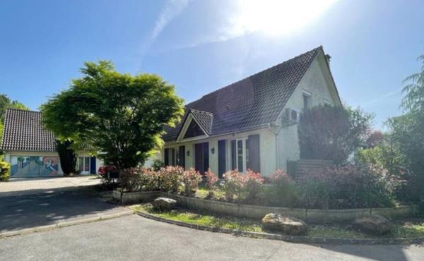 Maison 8 pièce(s) 250 m2