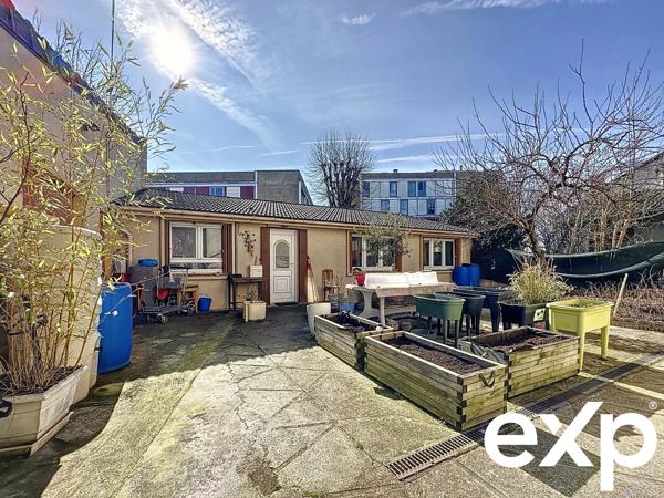 Deux maisons proche métro