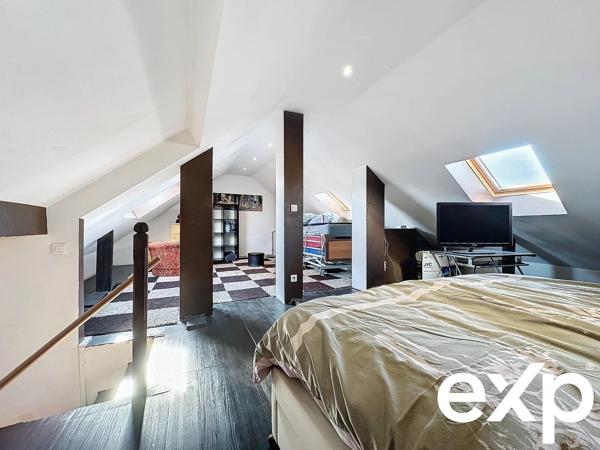 Deux maisons proche métro