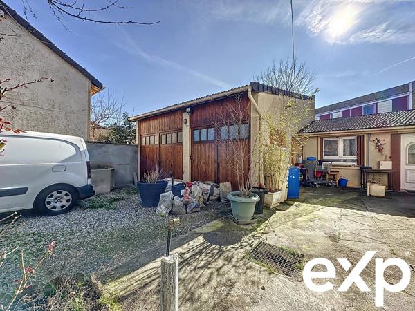 Deux maisons proche métro