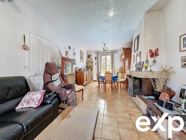 Deux maisons proche métro