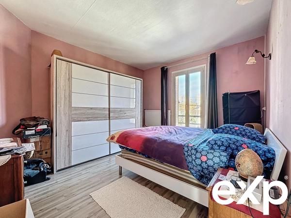 Deux maisons proche métro