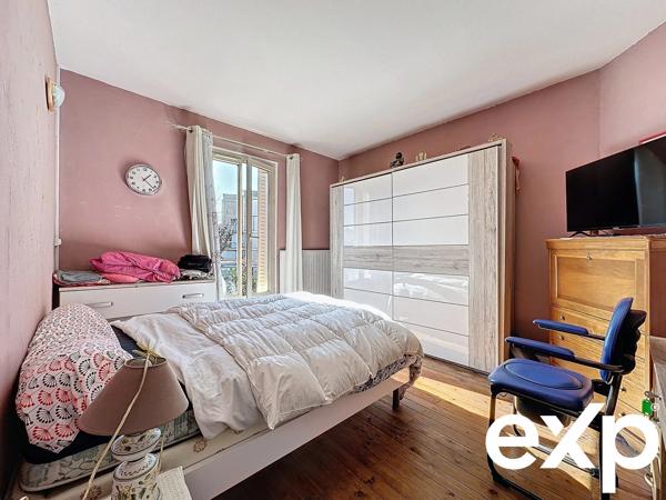 Deux maisons proche métro