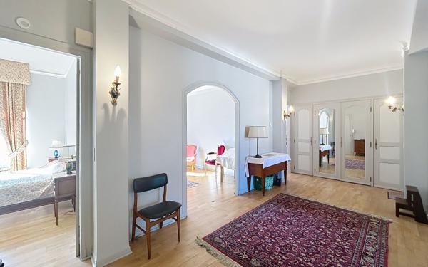 Appartement à vendre    4 pièces • 100,27 m2 Biarritz