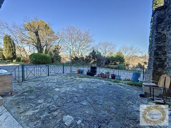 Nîmes (30000) Appartement en rez-de-jardin P3 95m2 avec terrasse et 2 places de parking