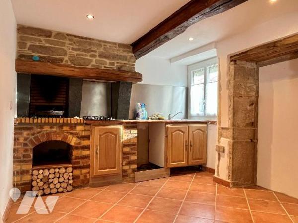 A VENDRE à Champmorlin, commune de SAINTE MAGNANCE (89420), à quelques kilomètres d'AVALLON :
...