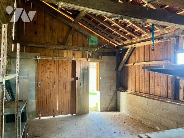 A VENDRE à Champmorlin, commune de SAINTE MAGNANCE (89420), à quelques kilomètres d'AVALLON :
...