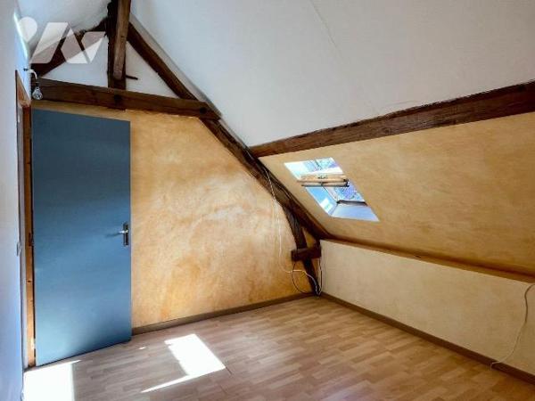 A VENDRE à Champmorlin, commune de SAINTE MAGNANCE (89420), à quelques kilomètres d'AVALLON :
...