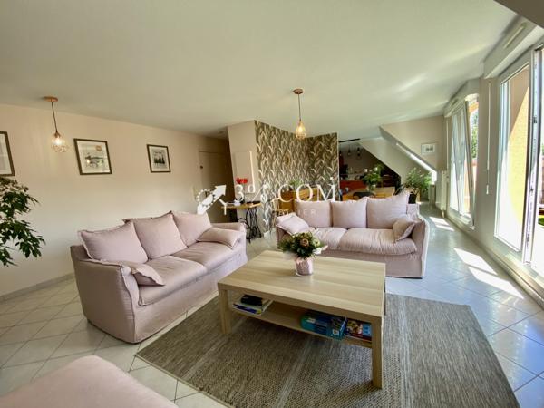 3%.COM - à INGWILLER appartement COUP DE COEUR de 4 pièces, 127 m²/192 m² situé au 3ème et dernier étage. Ingwiller (67340)