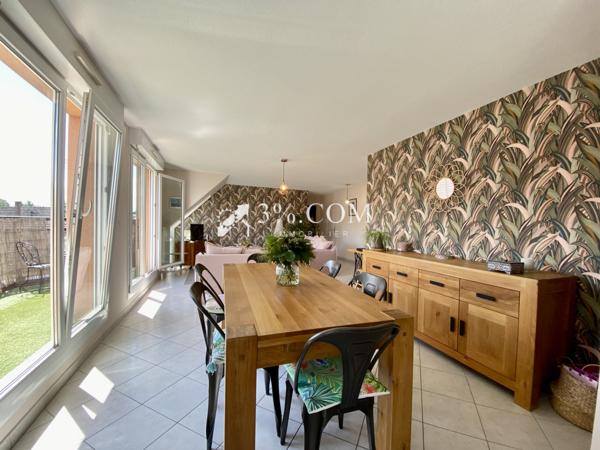 3%.COM - à INGWILLER appartement COUP DE COEUR de 4 pièces, 127 m²/192 m² situé au 3ème et dernier étage. Ingwiller (67340)