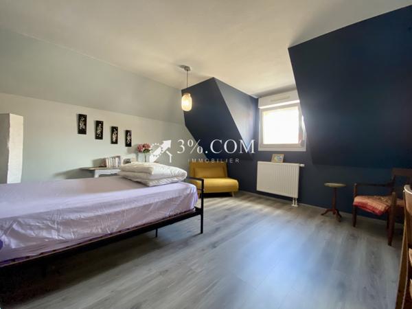 3%.COM - à INGWILLER appartement COUP DE COEUR de 4 pièces, 127 m²/192 m² situé au 3ème et dernier étage. Ingwiller (67340)