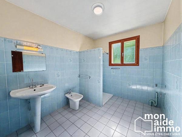 Plain-pied avec grand garage et terrain constructible