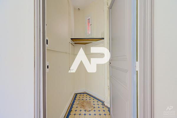 Appartement Rueil Malmaison 2 pièce(s) 34.01 m2 230 000 € **  - Référence  19992