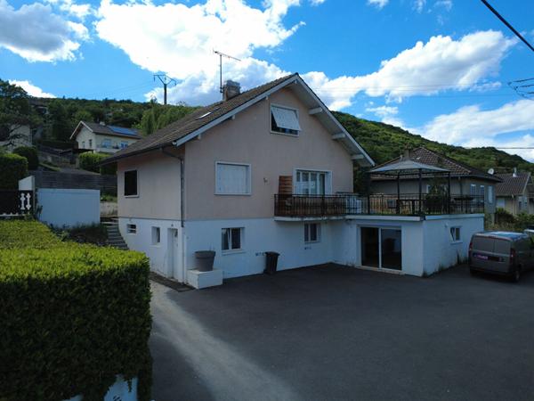 Maison de rapport à ÉTREMBIÈRES - Idéales investissement 6 appartements (vendus sans locataire)