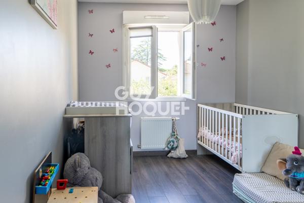 Belle villa récente avec 4 chambres et double garage à Tignieu