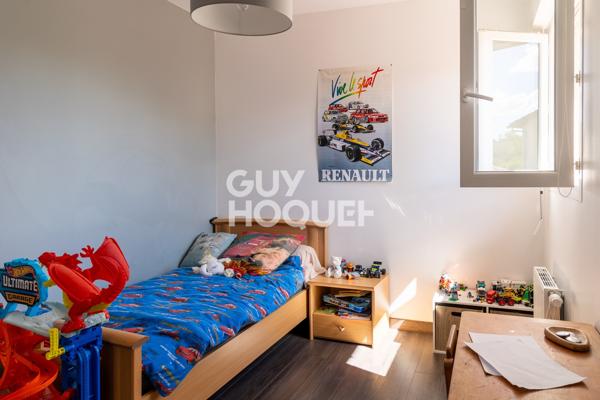 Belle villa récente avec 4 chambres et double garage à Tignieu