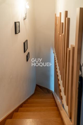 Belle villa récente avec 4 chambres et double garage à Tignieu